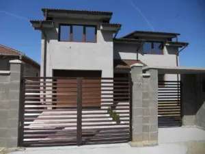 Casa la 5minute de ORADEA ( loc. SANTANDREI) 300 MP CONSTRUIT TOATE UTILITATILE