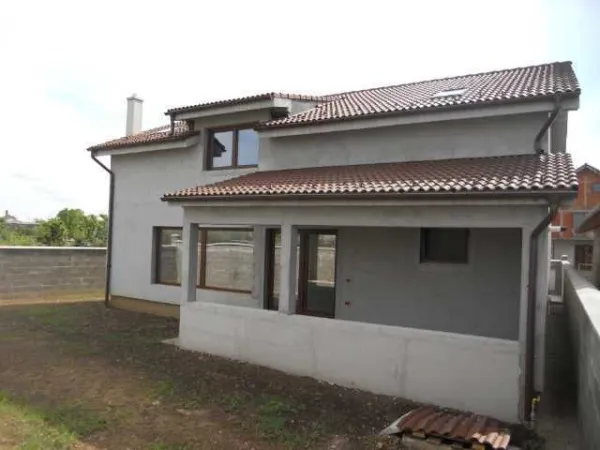 Casa la 5minute de ORADEA ( loc. SANTANDREI) 300 MP CONSTRUIT TOATE UTILITATILE - Imaginea 3