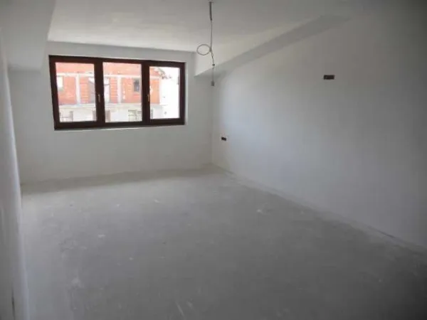 Casa la 5minute de ORADEA ( loc. SANTANDREI) 300 MP CONSTRUIT TOATE UTILITATILE - Imaginea 7