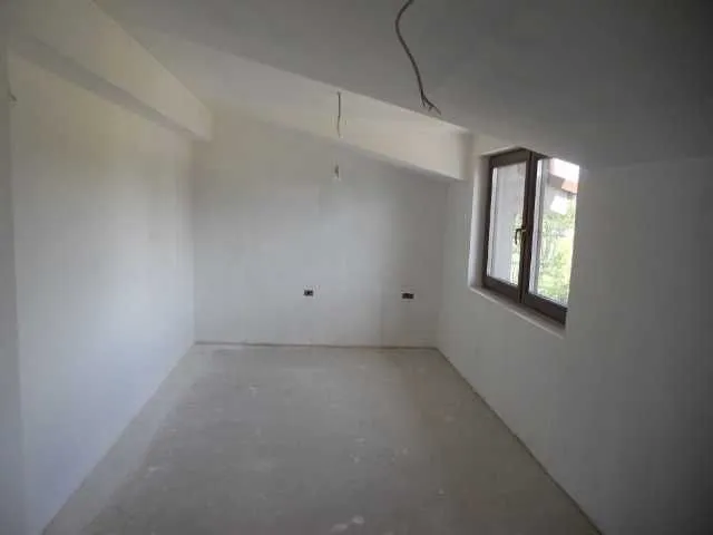 Casa la 5minute de ORADEA ( loc. SANTANDREI) 300 MP CONSTRUIT TOATE UTILITATILE - Imaginea 8