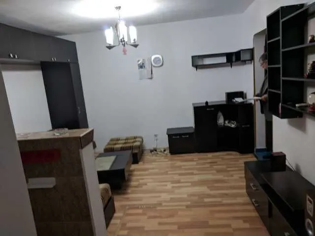 De inchiriat, Apartament 2 camere, Metrou Aparatorii Patriei - Imaginea 1