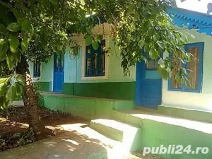 Casa batraneasca locuibila in com. Nicoresti - sat Sirbi,