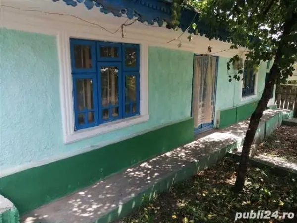 Casa batraneasca locuibila in com. Nicoresti - sat Sirbi, - Imaginea 2