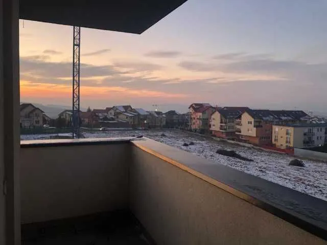 Inchiriez apartament - Imaginea 2