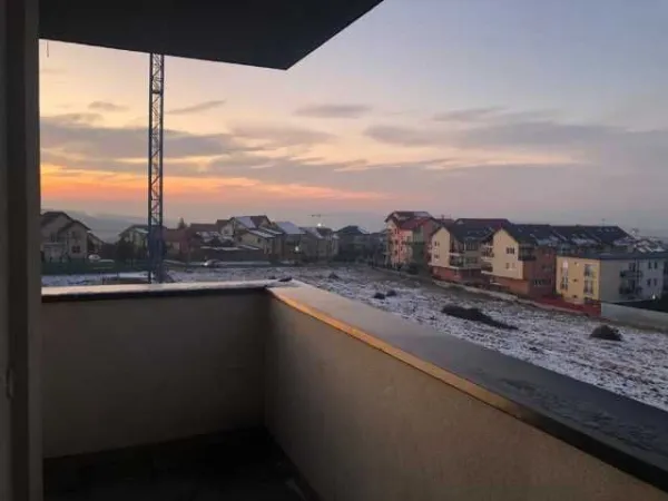 Inchiriez apartament - Imaginea 2