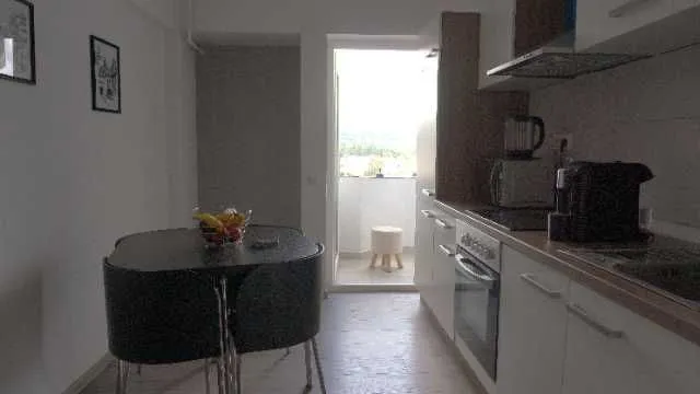 Proprietar vand apartament ultracentral statiunea Calimanesti - Imaginea 9