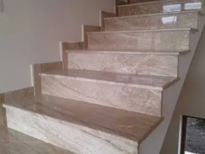 Scari marmura Breccia Sarda
