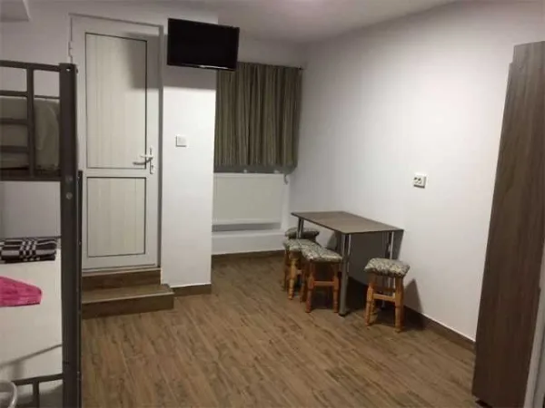 Inchiriem camere pentru muncitori - Imaginea 2