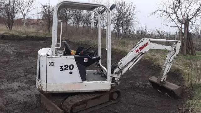 Miniexcavator Bobcat - Imaginea 2