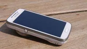 vand Samsung Galaxy S 4 Zoom  - Imaginea 3
