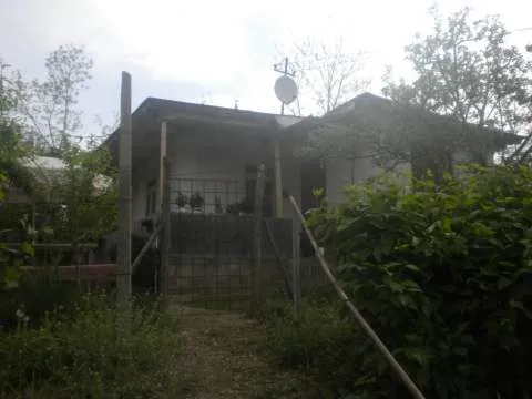 Casa batraneasca renovata si teren agricol in Miclauseni, Butea, langa Manastirea si Caste - Imaginea 2