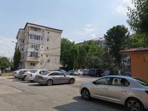 Vand apartament 3 camere Calarasi Str. Stejarului