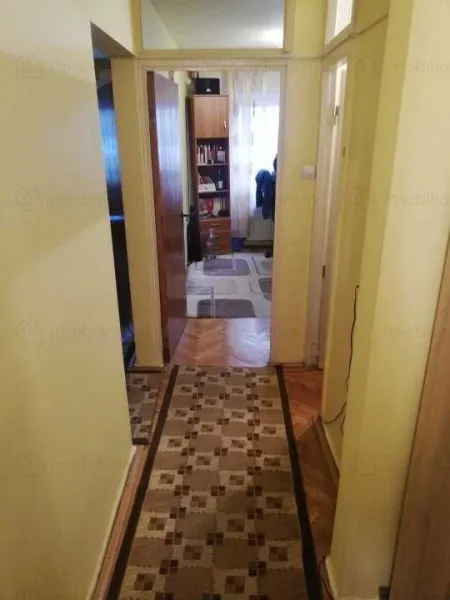 Proprietar vand apartament 3 camere parter  Brasov - Imaginea 3