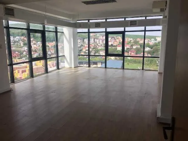 Se ofera spre inchiriere spatii comerciale si birouri, cu suprafata intre 28- 60mp - Imaginea 2
