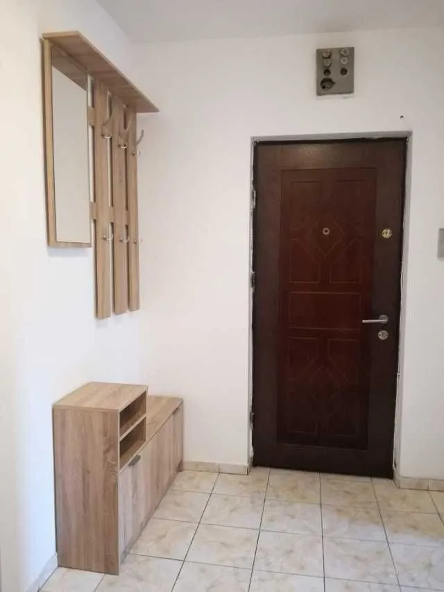 inchiriere apartament 3 camere Brasov strada De Mijloc nr. 150 - Imaginea 4