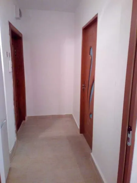 De vanzare apartament 2 camere - Imaginea 5