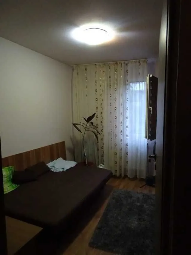 SECTOR 5 TUNSU PETRE VINDEM AP 3 CAMERE P/ 4 PRET 26000EUR - Imaginea 1