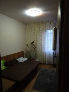 SECTOR 5 TUNSU PETRE VINDEM AP 3 CAMERE P/ 4 PRET 26000EUR
