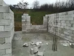 Constructii case la rosu - Miniatura 2