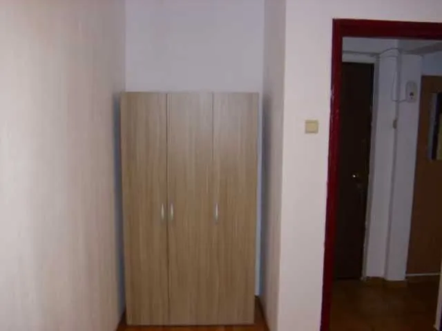 Inchiriez apartament 3 camere Drumul Taberei langa Auchan - Imaginea 4