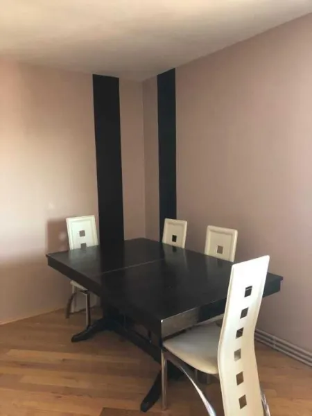 Vand apartament in orasul Beclean, suprafata de 70 mp - Imaginea 5