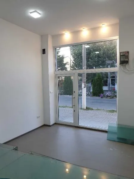 Inchiriez spatiu comercial - Imaginea 2