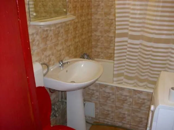 Inchiriez apartament 3 camere Drumul Taberei langa Auchan - Imaginea 8