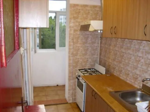 Inchiriez apartament 3 camere Drumul Taberei langa Auchan - Imaginea 9
