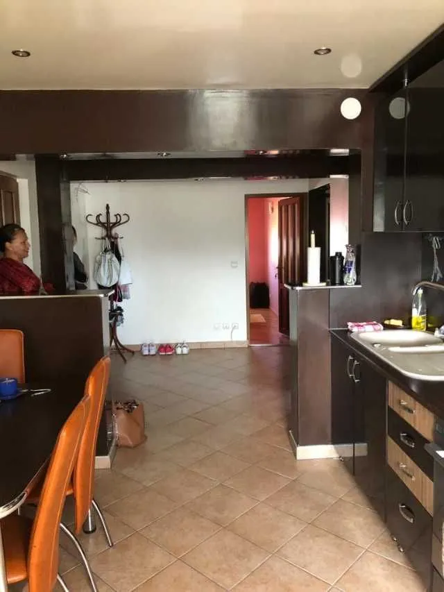 Vand apartament in orasul Beclean, suprafata de 70 mp - Imaginea 10