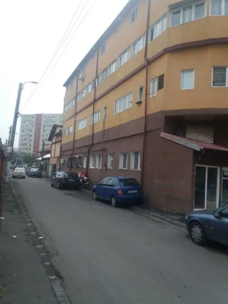 sector 5  Rahova zona Margeanului vindem garsoniera etaj 3/ 3 bloc nou - Imaginea 1