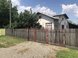 Casa in zona linistita Targsorul Vechi