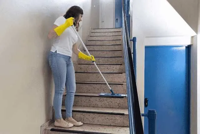 Servicii de Curatenie In Scara Blocului - Imaginea 1
