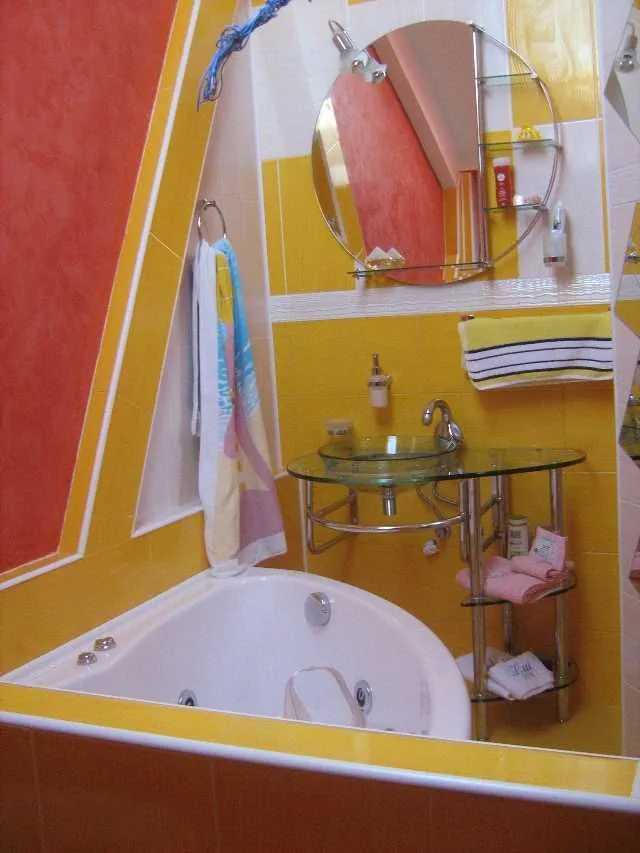Apartament cu o camera si mansarda in zona centrala - Imaginea 6