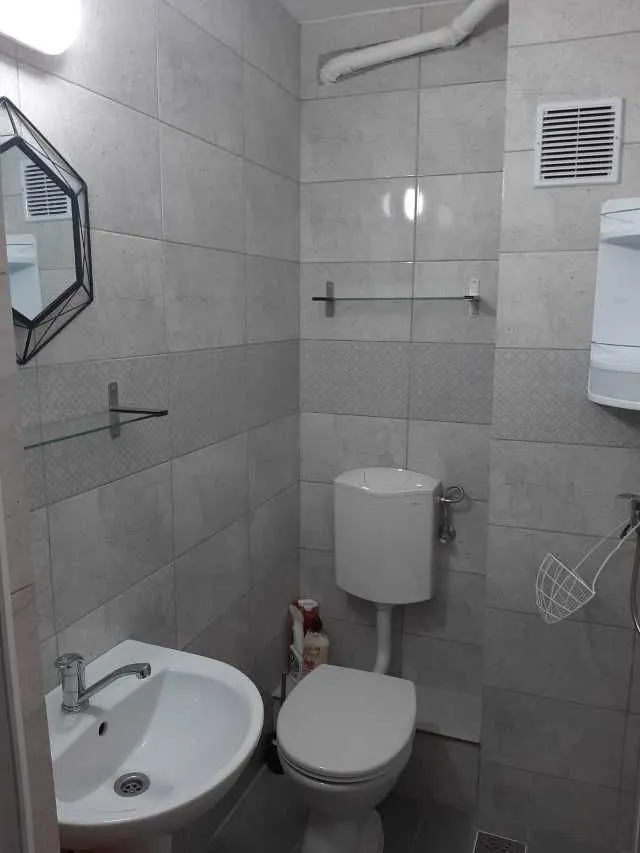Dau in chirie apartament - Imaginea 10