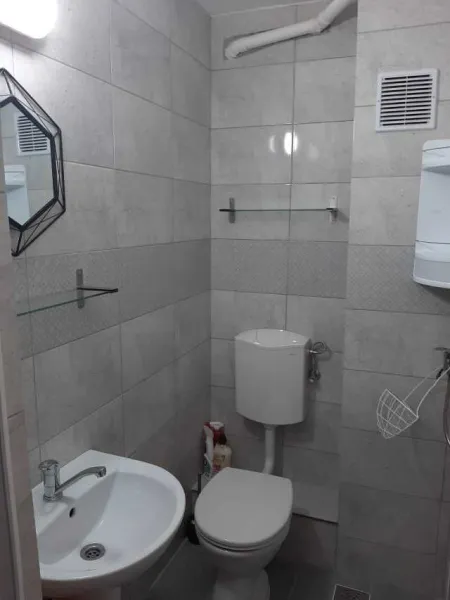 Dau in chirie apartament - Imaginea 10