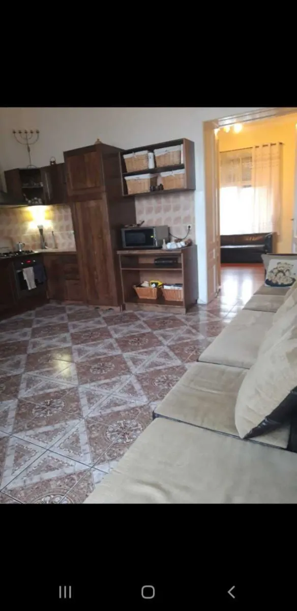 DE VANZARE APARTAMENT LA CASA - Imaginea 1