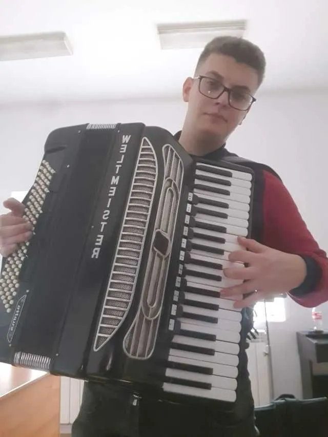 PREDAU LECTII DE ACORDEON SI ORGA - Imaginea 1