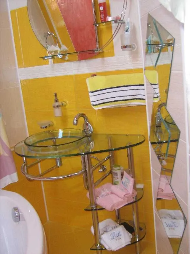 Apartament cu o camera si mansarda in zona centrala - Imaginea 9