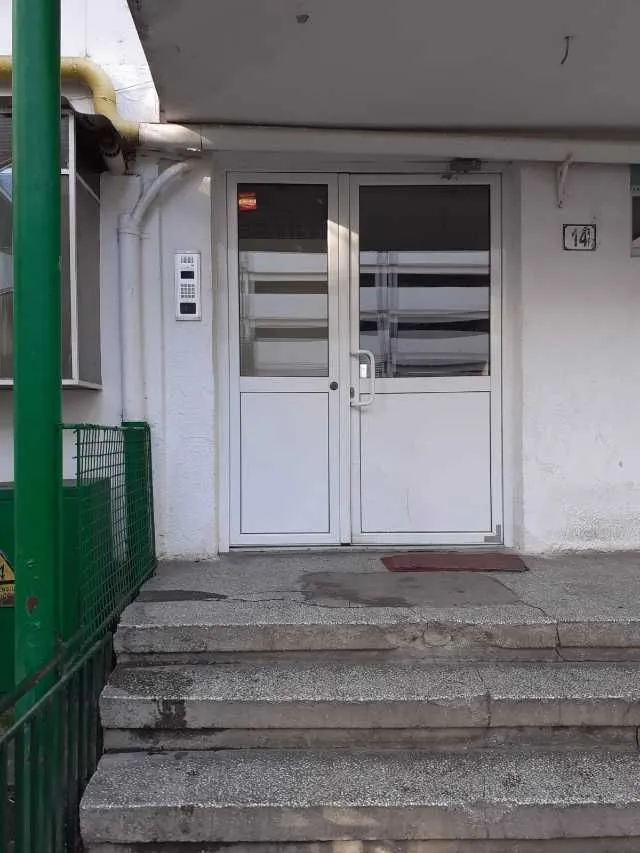 Toporas str Icob Andrei vindem ga cf3 etaj 3/ 4 mobilata  utilata gaze cash 13000 eur - Imaginea 1