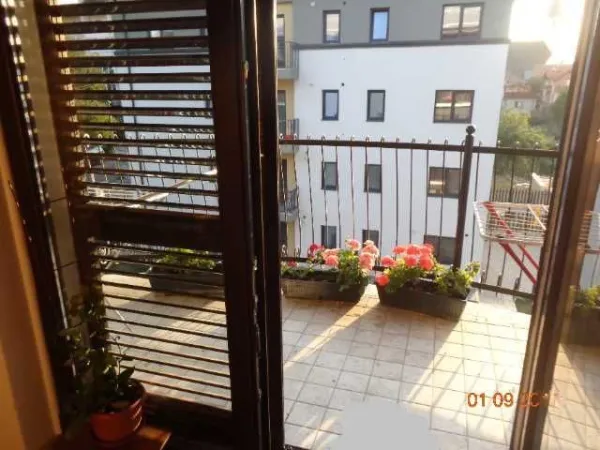 Ofer apartament spre inchiriere - Imaginea 2