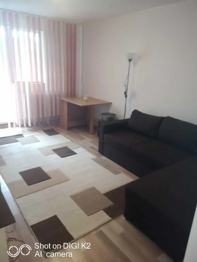 Vand apartament 2 camere - Imaginea 2