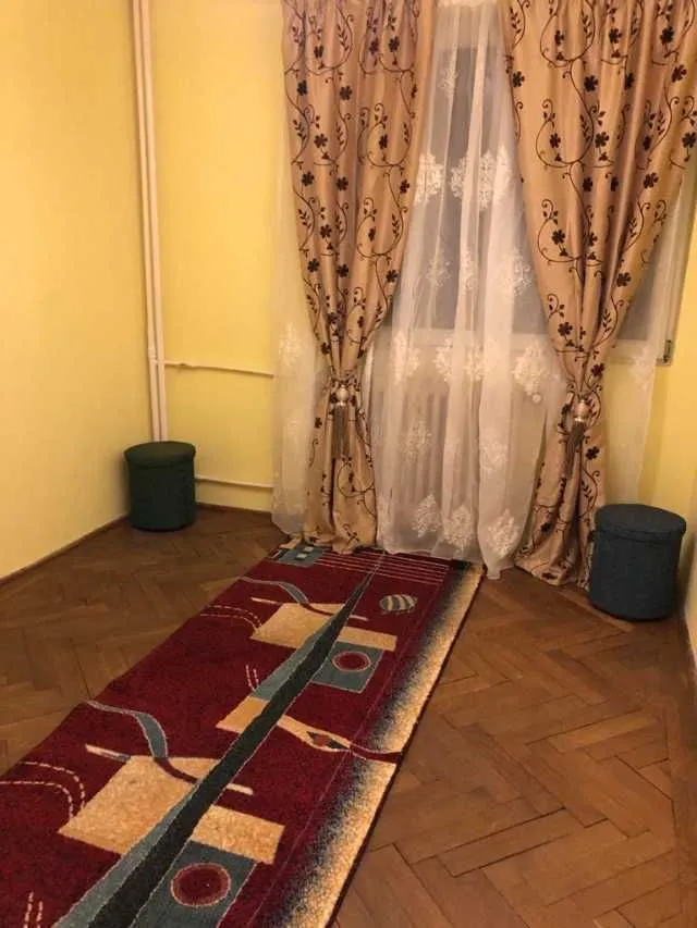 Propietar, inchiriez partament 3 camere in Tei. - Imaginea 3