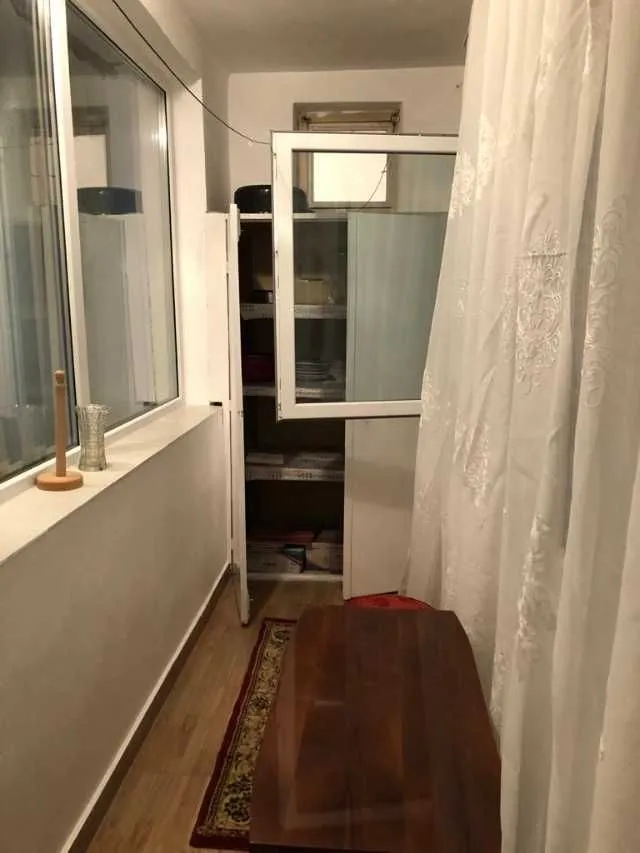 Propietar, inchiriez partament 3 camere in Tei. - Imaginea 5