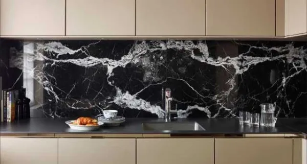 Marmura Nero Marquina in Bucuresti - Imaginea 1