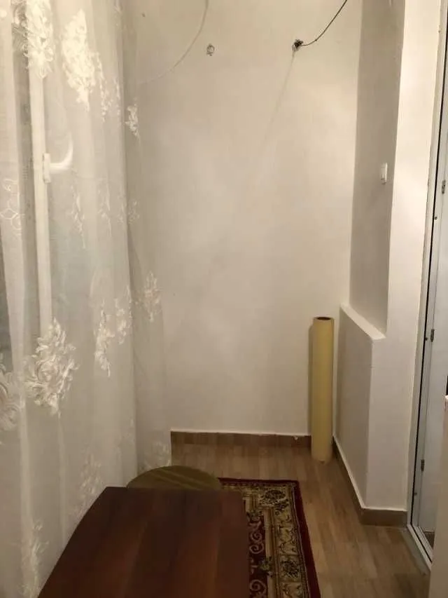 Propietar, inchiriez partament 3 camere in Tei. - Imaginea 7