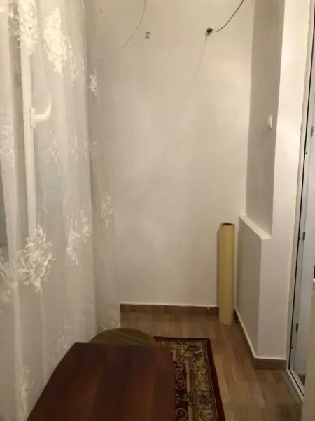 Propietar, inchiriez partament 3 camere in Tei. - Imaginea 7
