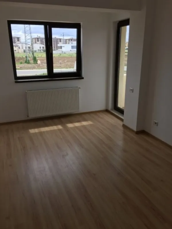Proprietar  3 camere Militari Residence - 65mpu- 56800E - Imaginea 1