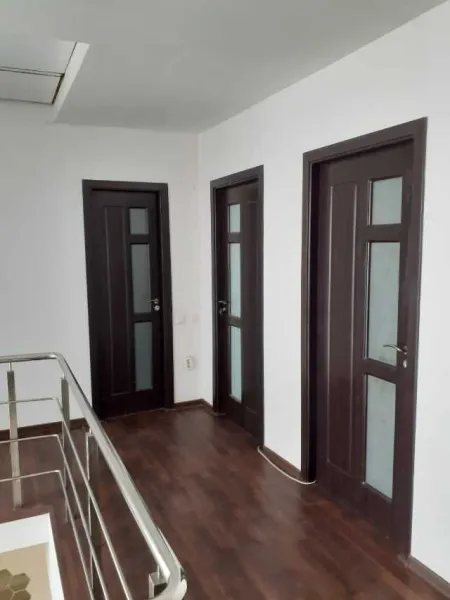 PARTICULAR, 150. 000 euro- VILA  individuala( NU DUPLEX) 5 CAMERE, curte 500mp - PRELUNGIREA GHENCEA - CARTIER LATIN - Imaginea 6