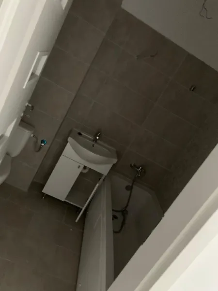 Proprietar  3 camere Militari Residence - 65mpu- 56800E - Imaginea 2