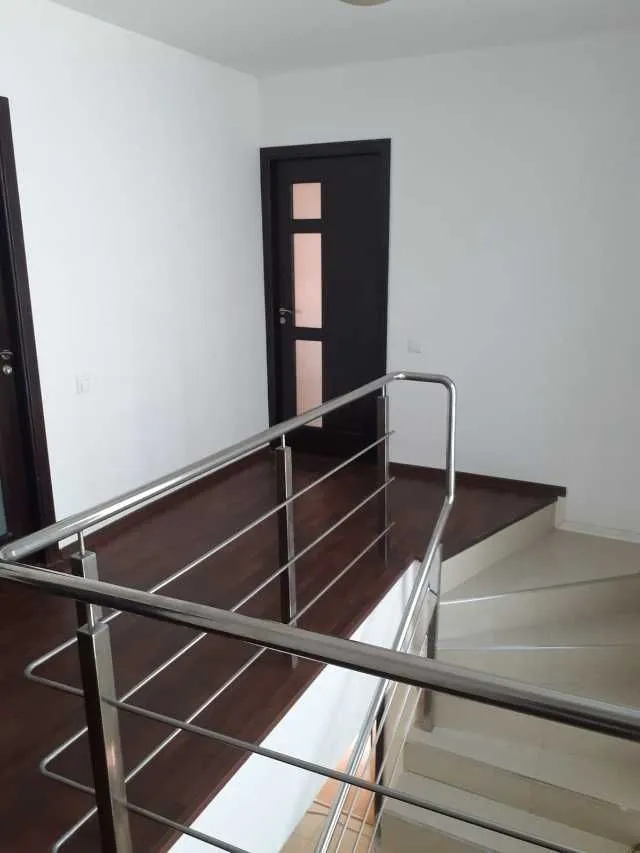 PARTICULAR, 150. 000 euro- VILA  individuala( NU DUPLEX) 5 CAMERE, curte 500mp - PRELUNGIREA GHENCEA - CARTIER LATIN - Imaginea 12